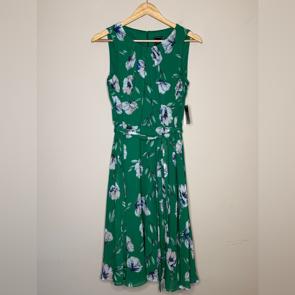 Chic Green Floral Midi Dress